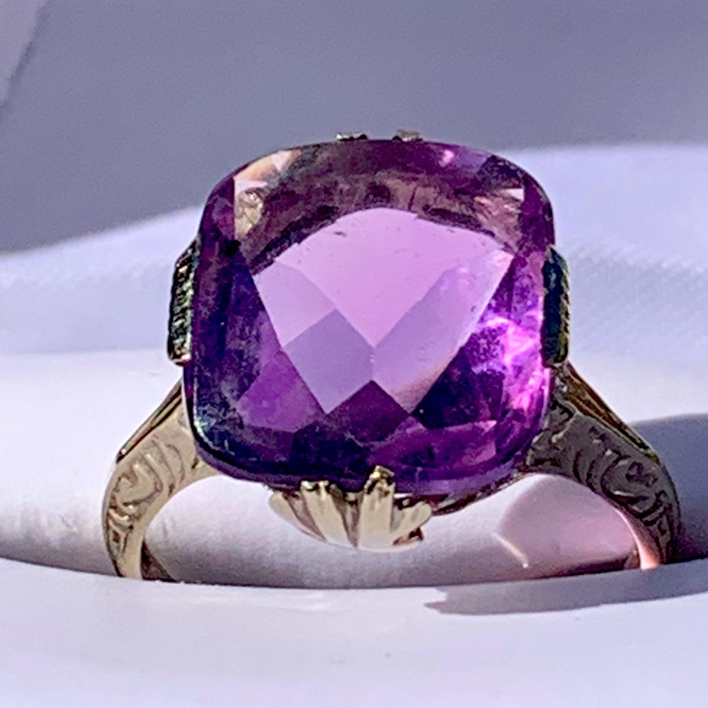 14K Vintage White Gold and Amethyst Ring